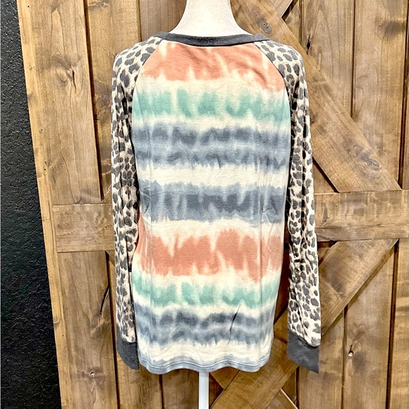 NWOT Vanilla Bay Long Sleeve Tie Dye & Leopard Top - Picture 4 of 16